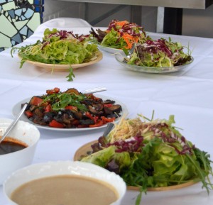 Mandelcremesuppe, Salat, Grillgemüse
